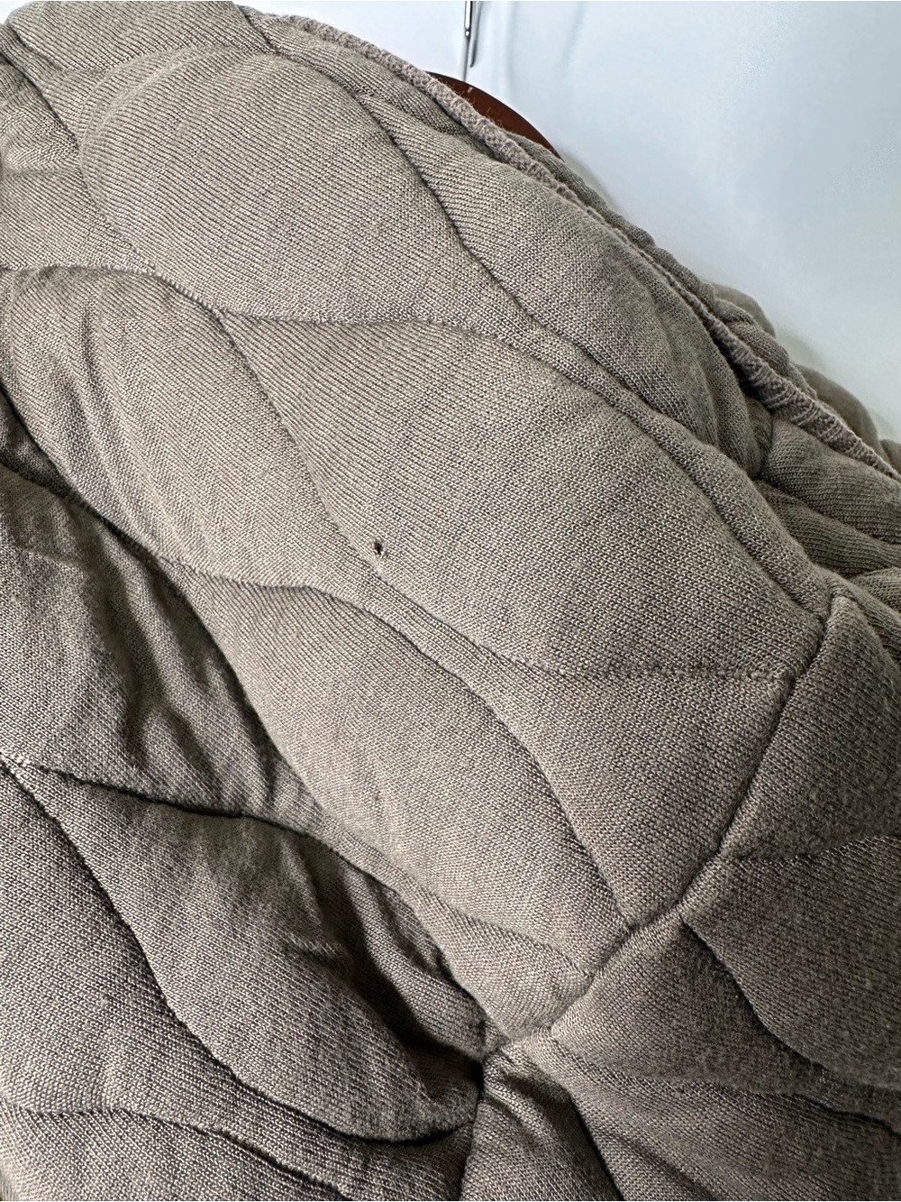 Free People Dream Big Quilted Hooded Zip-Front Vest in Taupe Size XL - Picture 4 of 6